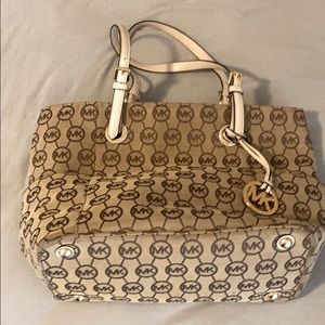 Micheal Kors Purse